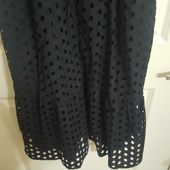 NWT Ann Taylor Loft BLack Eyelet Dress. Size 6P - Picture 5 of 8